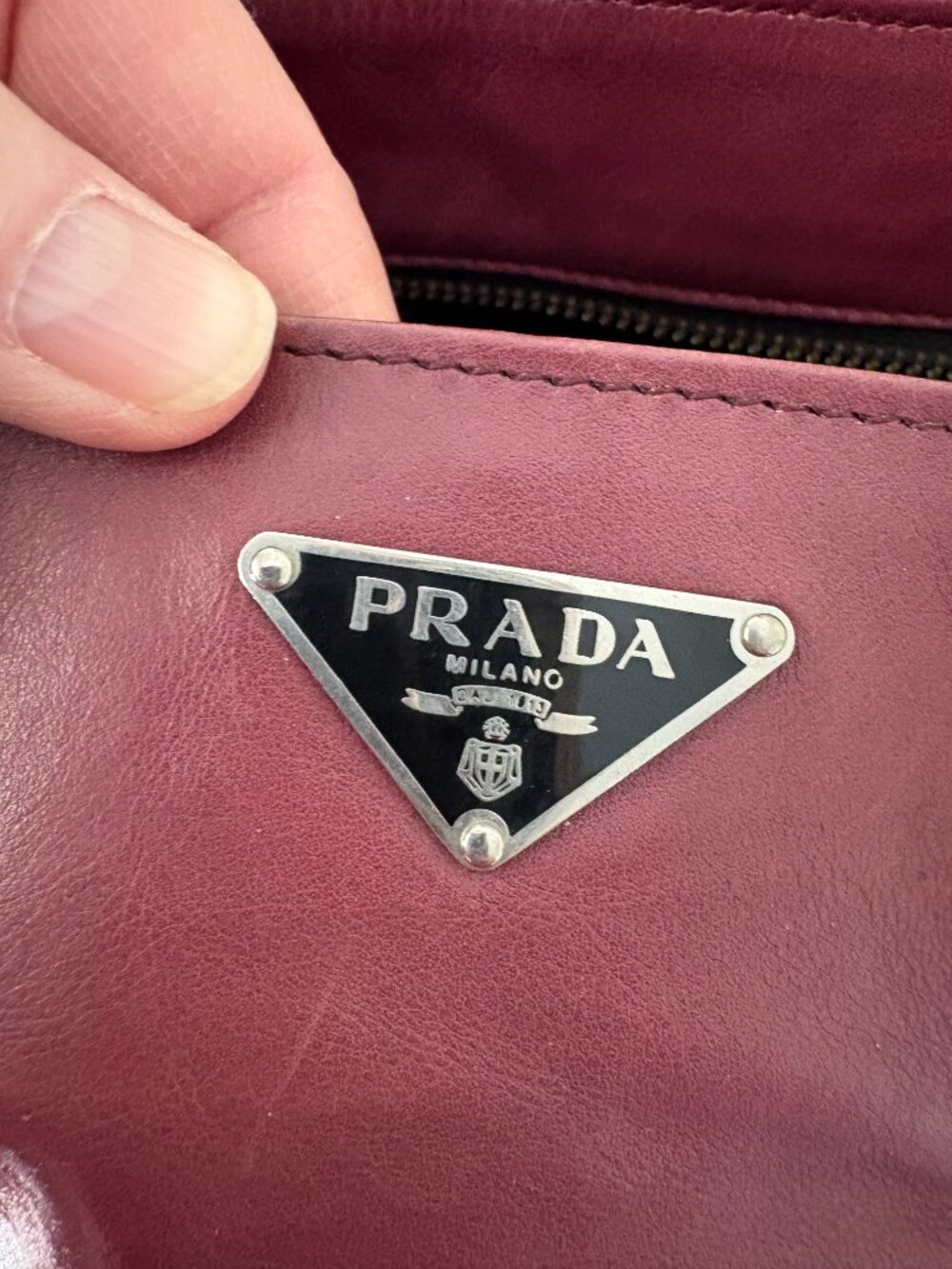 Authentic Prada Vitello Leather Bag in Burgundy - Picture 5 of 10